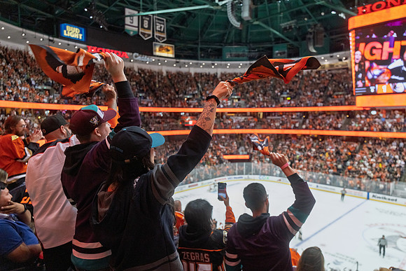 051026_ANAHEIM_DUCKS_743