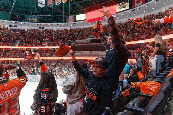 051026_ANAHEIM_DUCKS_745