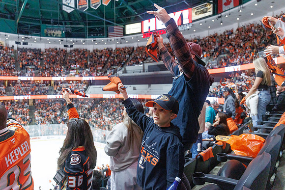 051026_ANAHEIM_DUCKS_747