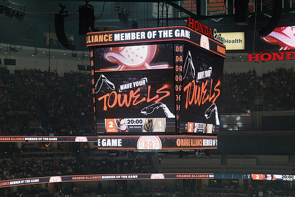 051026_ANAHEIM_DUCKS_878