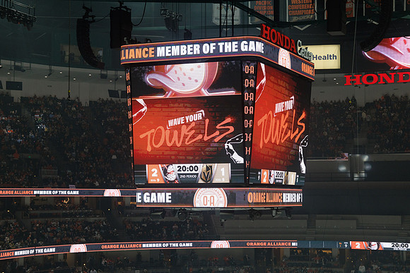 051026_ANAHEIM_DUCKS_880