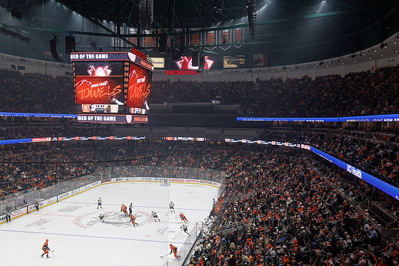 051026_ANAHEIM_DUCKS_893