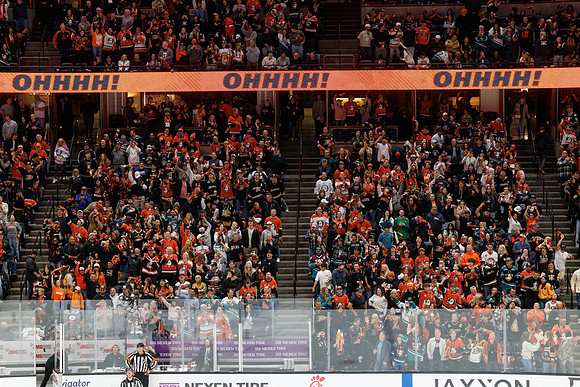 051026_ANAHEIM_DUCKS_1091