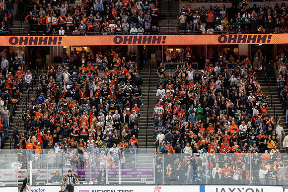 051026_ANAHEIM_DUCKS_1092