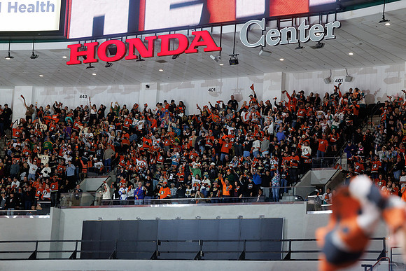 051026_ANAHEIM_DUCKS_1098