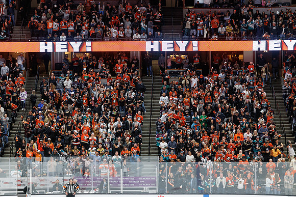 051026_ANAHEIM_DUCKS_1097