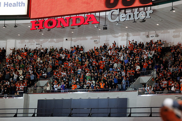 051026_ANAHEIM_DUCKS_1099