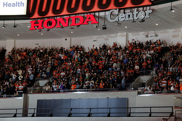 051026_ANAHEIM_DUCKS_1100