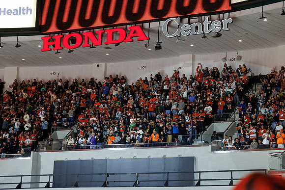 051026_ANAHEIM_DUCKS_1101