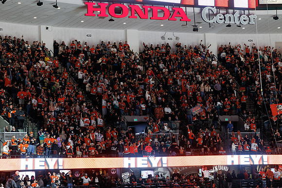 051026_ANAHEIM_DUCKS_1102