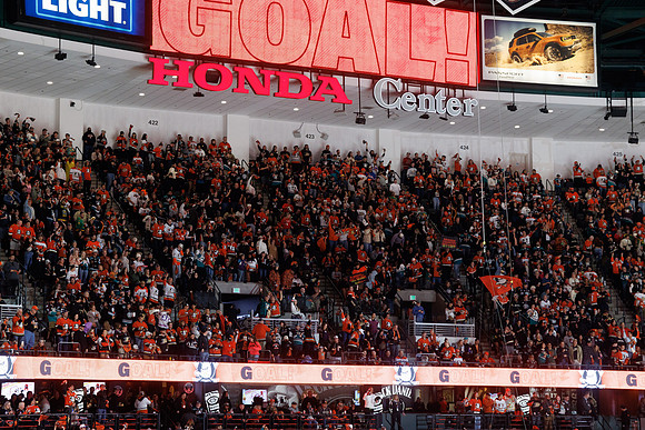 051026_ANAHEIM_DUCKS_1105