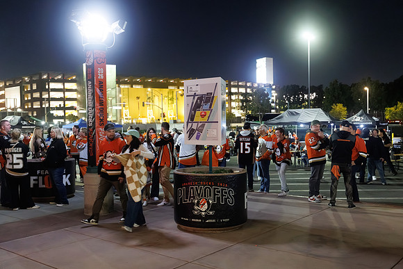 051026_ANAHEIM_DUCKS_1106
