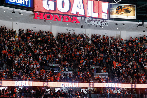 051026_ANAHEIM_DUCKS_1104