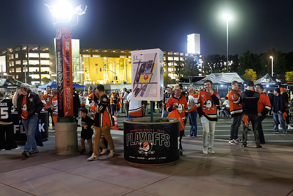 051026_ANAHEIM_DUCKS_1107