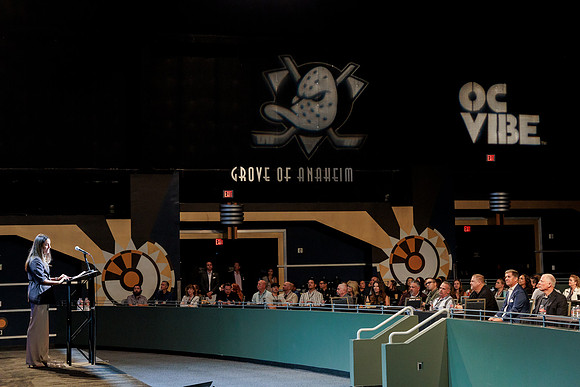 080426_ANAHEIM_DUCKS_RMR15911