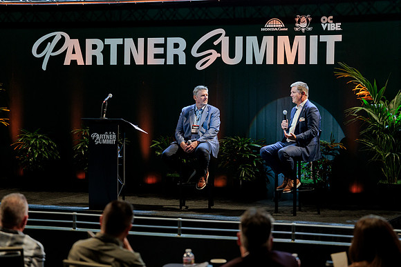 080426_ANAHEIM_DUCKS_RMR18455