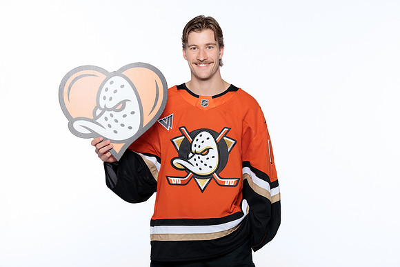090826_ANAHEIM_DUCKS_RMRMR56907