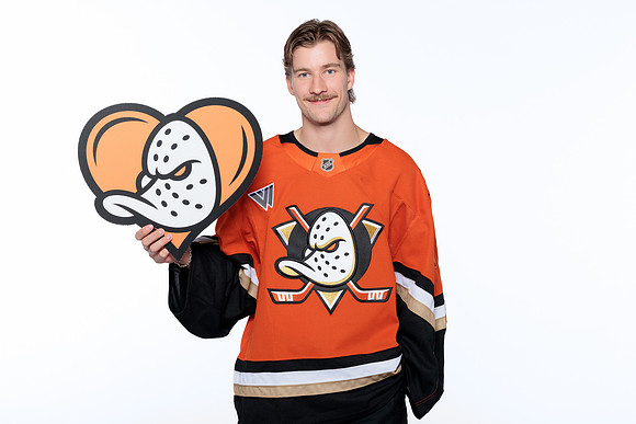 090826_ANAHEIM_DUCKS_RMRMR56910