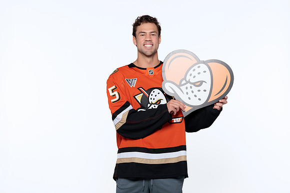 090826_ANAHEIM_DUCKS_RMRMR56977