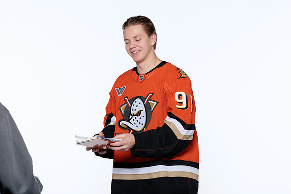 090826_ANAHEIM_DUCKS_RMRMR57007