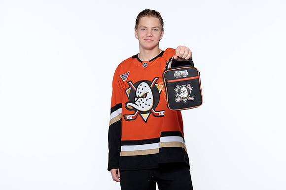 090826_ANAHEIM_DUCKS_RMRMR57008