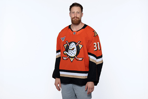 090826_ANAHEIM_DUCKS_RMRMR57208