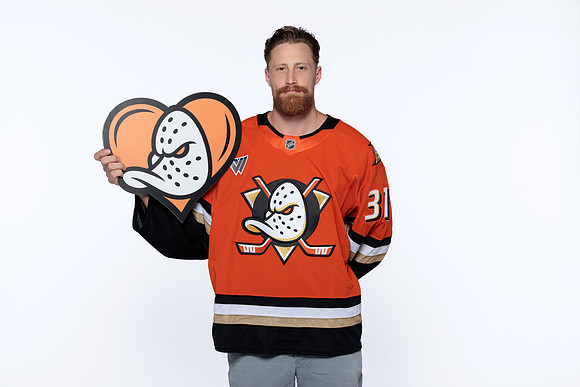 090826_ANAHEIM_DUCKS_RMRMR57218