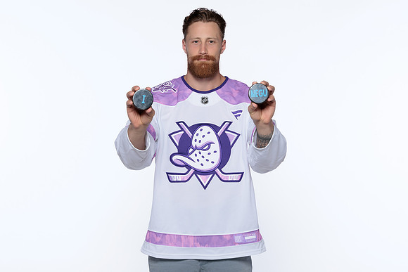 090826_ANAHEIM_DUCKS_RMRMR57230
