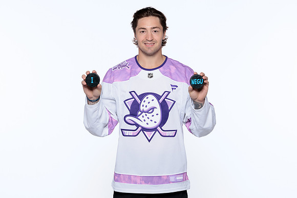 090926_ANAHEIM_DUCKS_RMR57335