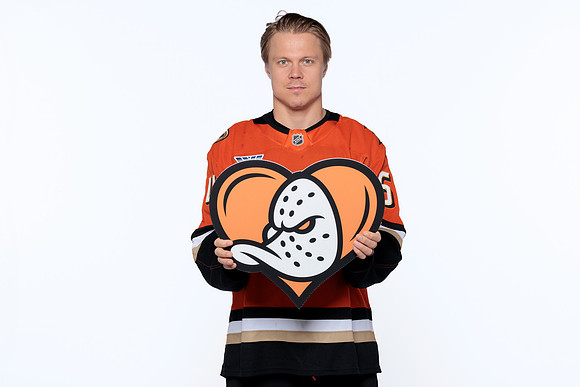 090926_ANAHEIM_DUCKS_RMR57363