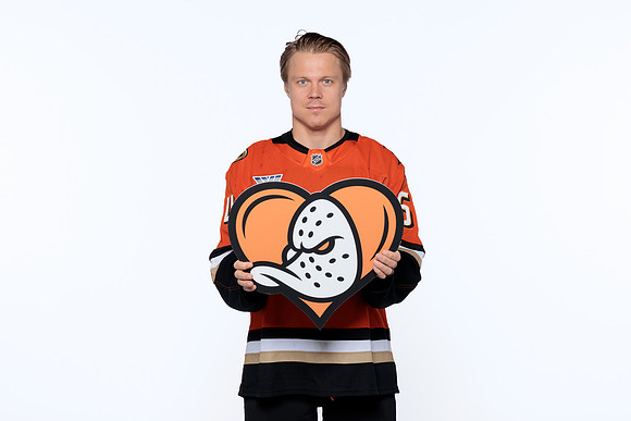 090926_ANAHEIM_DUCKS_RMR57364