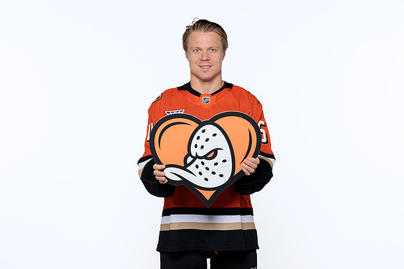 090926_ANAHEIM_DUCKS_RMR57365