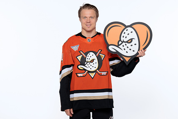 090926_ANAHEIM_DUCKS_RMR57366