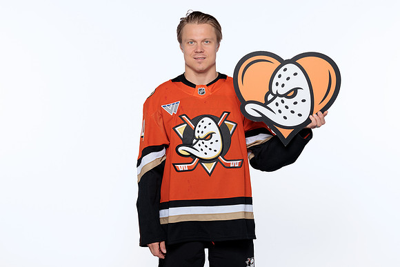 090926_ANAHEIM_DUCKS_RMR57367