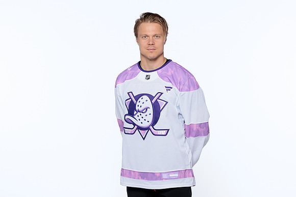 090926_ANAHEIM_DUCKS_RMR57369