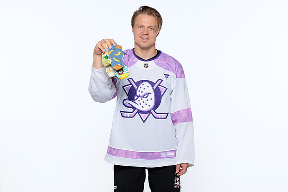 090926_ANAHEIM_DUCKS_RMR57386