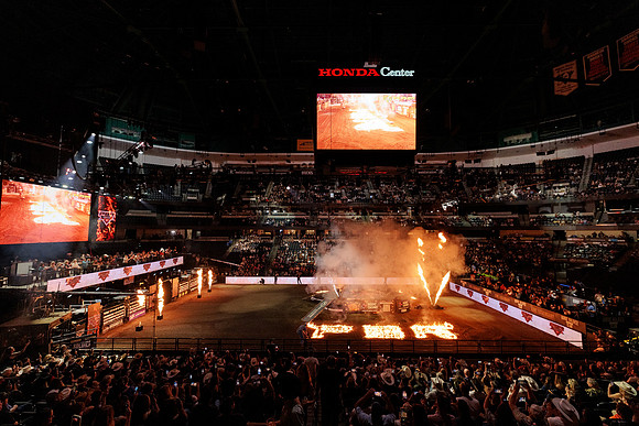 091126_HONDA_CENTER_0004