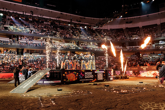 091126_HONDA_CENTER_0011