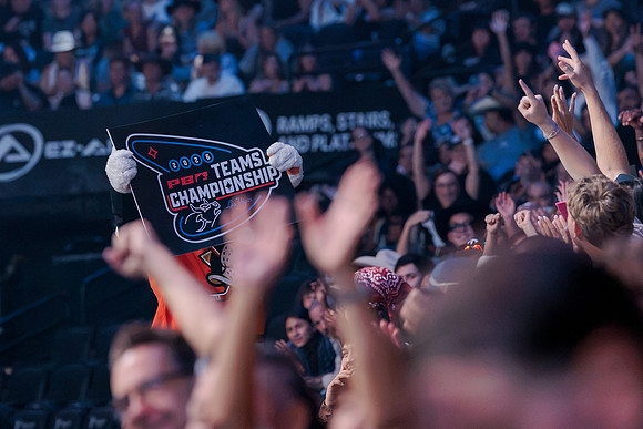091126_HONDA_CENTER_0052