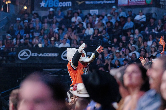 091126_HONDA_CENTER_0050
