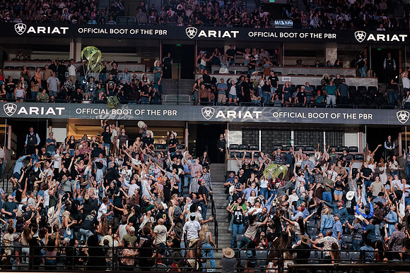 091126_HONDA_CENTER_0103