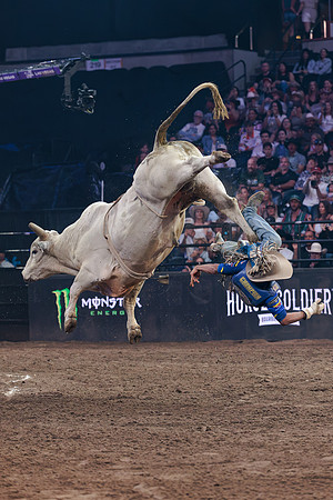 091326_HONDA_CENTER_RMR11825