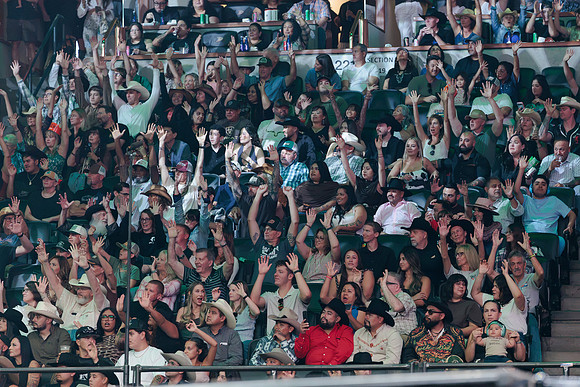 091326_HONDA_CENTER_RMR14251