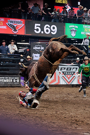 091326_HONDA_CENTER_RMR14910