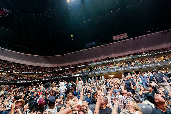 091326_HONDA_CENTER_RMR15486