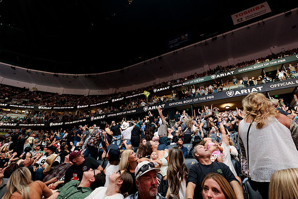 091326_HONDA_CENTER_RMR15509