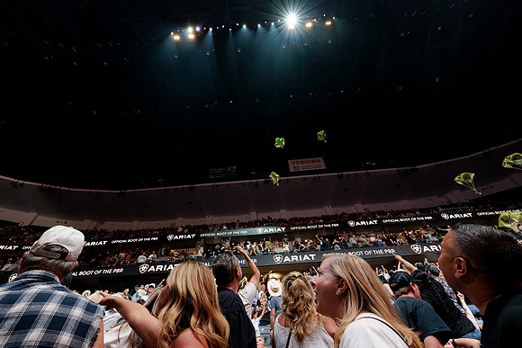 091326_HONDA_CENTER_RMR15650