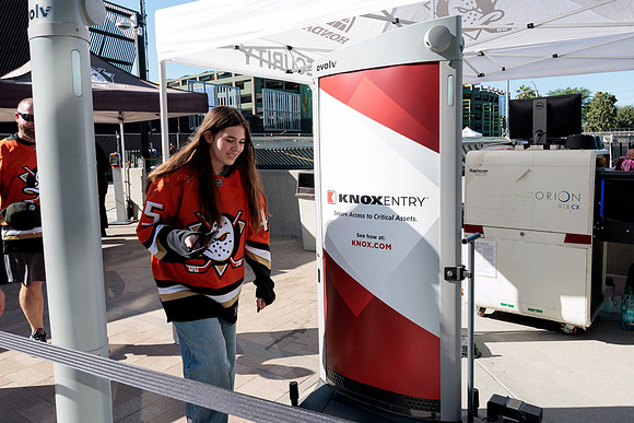 100426_ANAHEIM_DUCKS_RMR11406