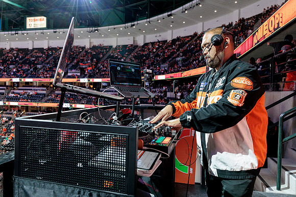 100426_ANAHEIM_DUCKS_RMR15553