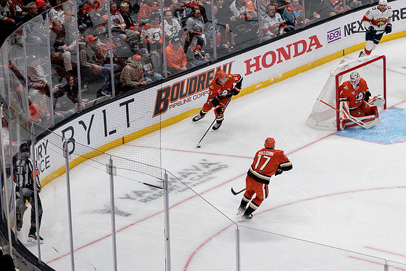 100426_ANAHEIM_DUCKS_RMR18357